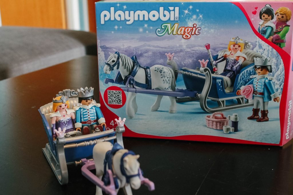 Playmobil stuff top