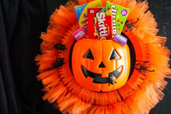 Dollar Tree JackOLantern Wreath credit: www.craftbits.com